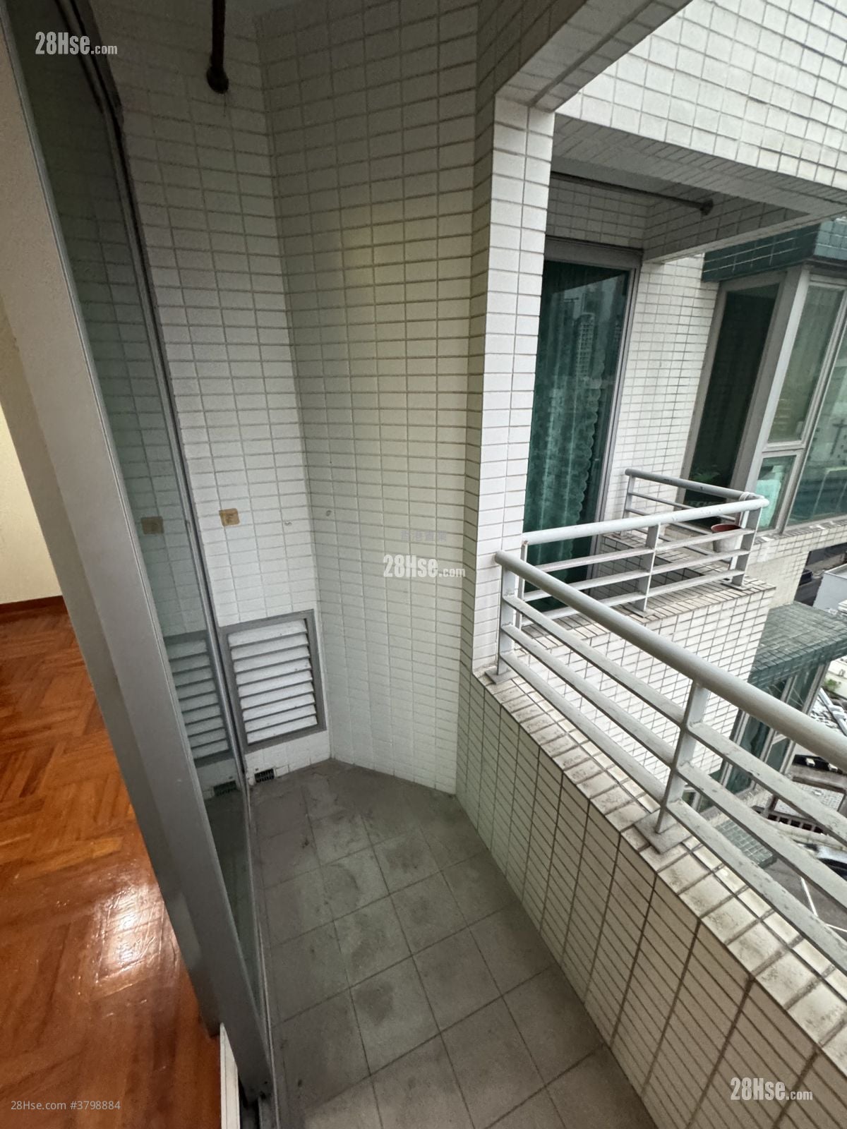 Metro Harbour View Sell 2 Bedrooms 347 ft²