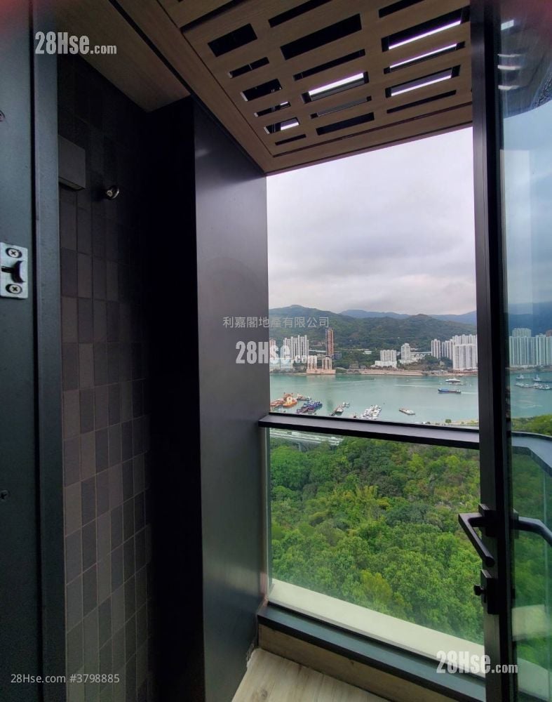 The Met.azure Rental 1 Bathroom 207 ft²