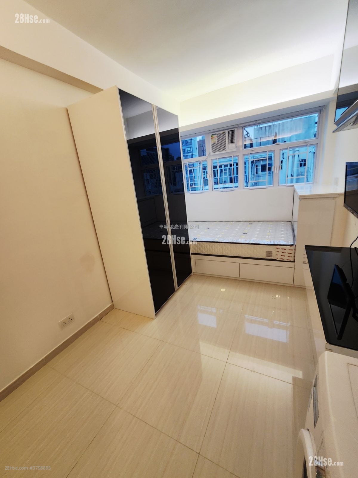 单幢楼房 租盘 180 平方尺