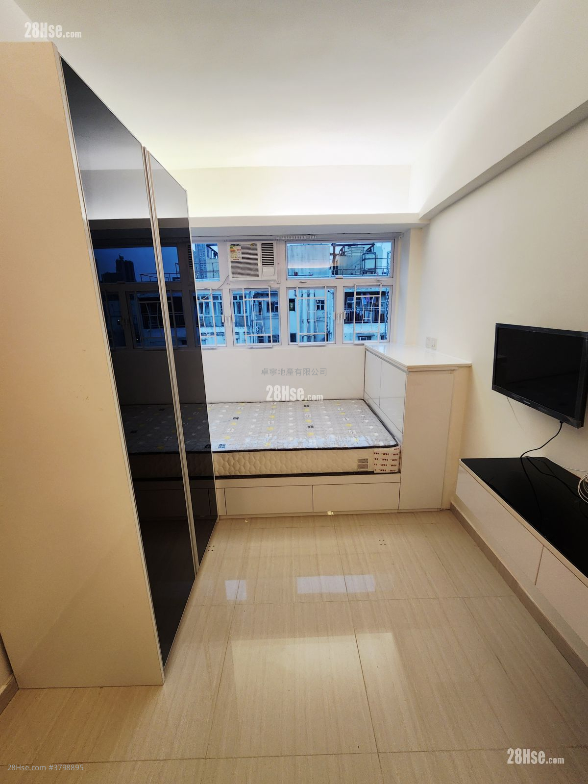 单幢楼房 租盘 180 平方尺