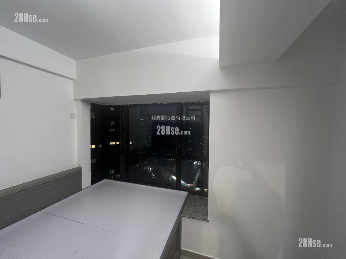 Sun Yuen Long Centre Sell 2 Bedrooms , 1 Bathroom 466 ft²