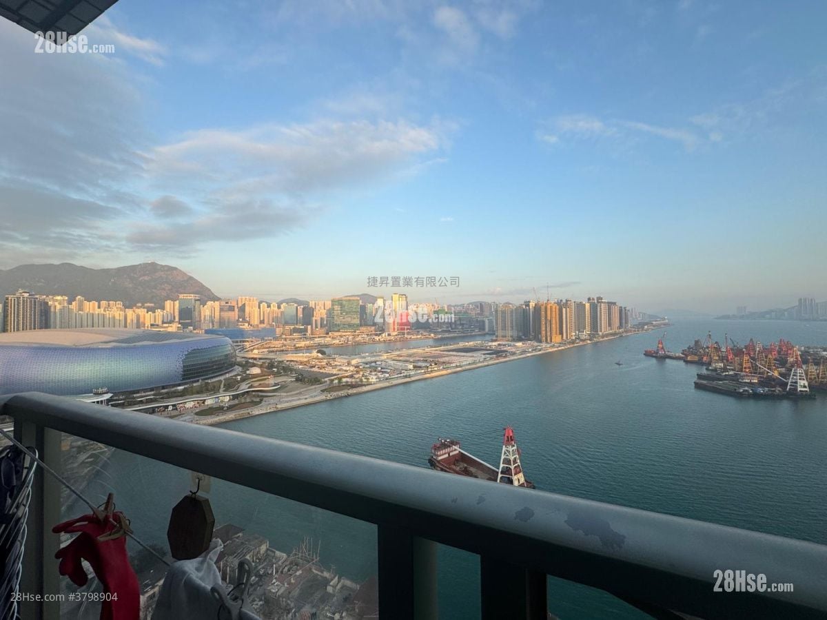 Grand Waterfront Sell 3 Bedrooms , 2 Bathrooms 616 ft²