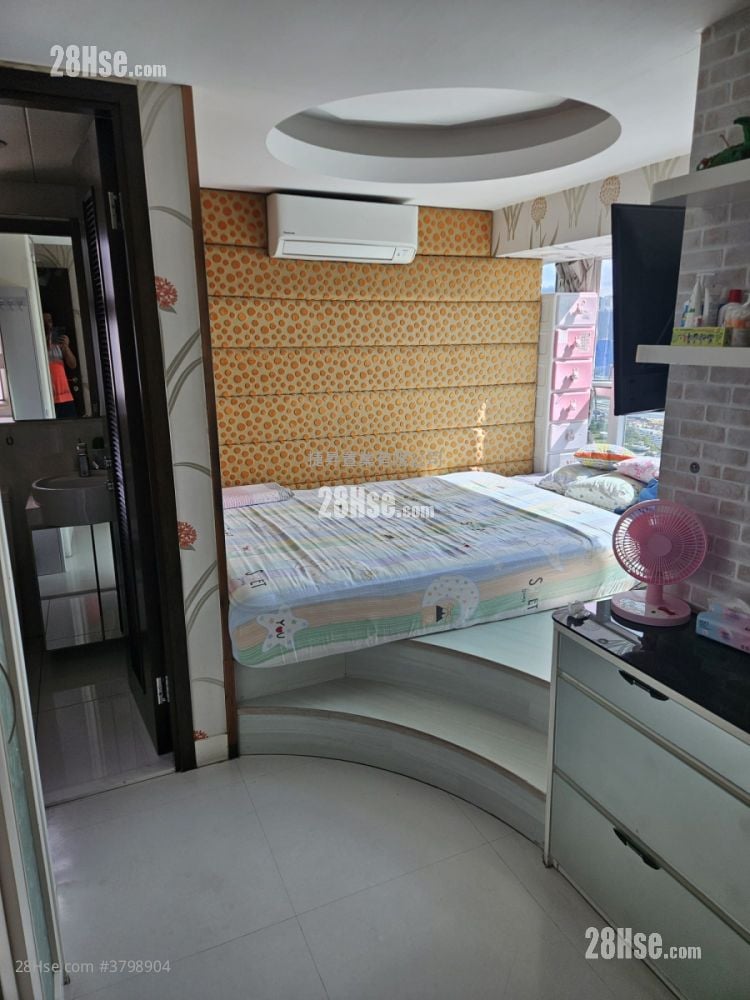 Grand Waterfront Sell 3 Bedrooms , 2 Bathrooms 616 ft²