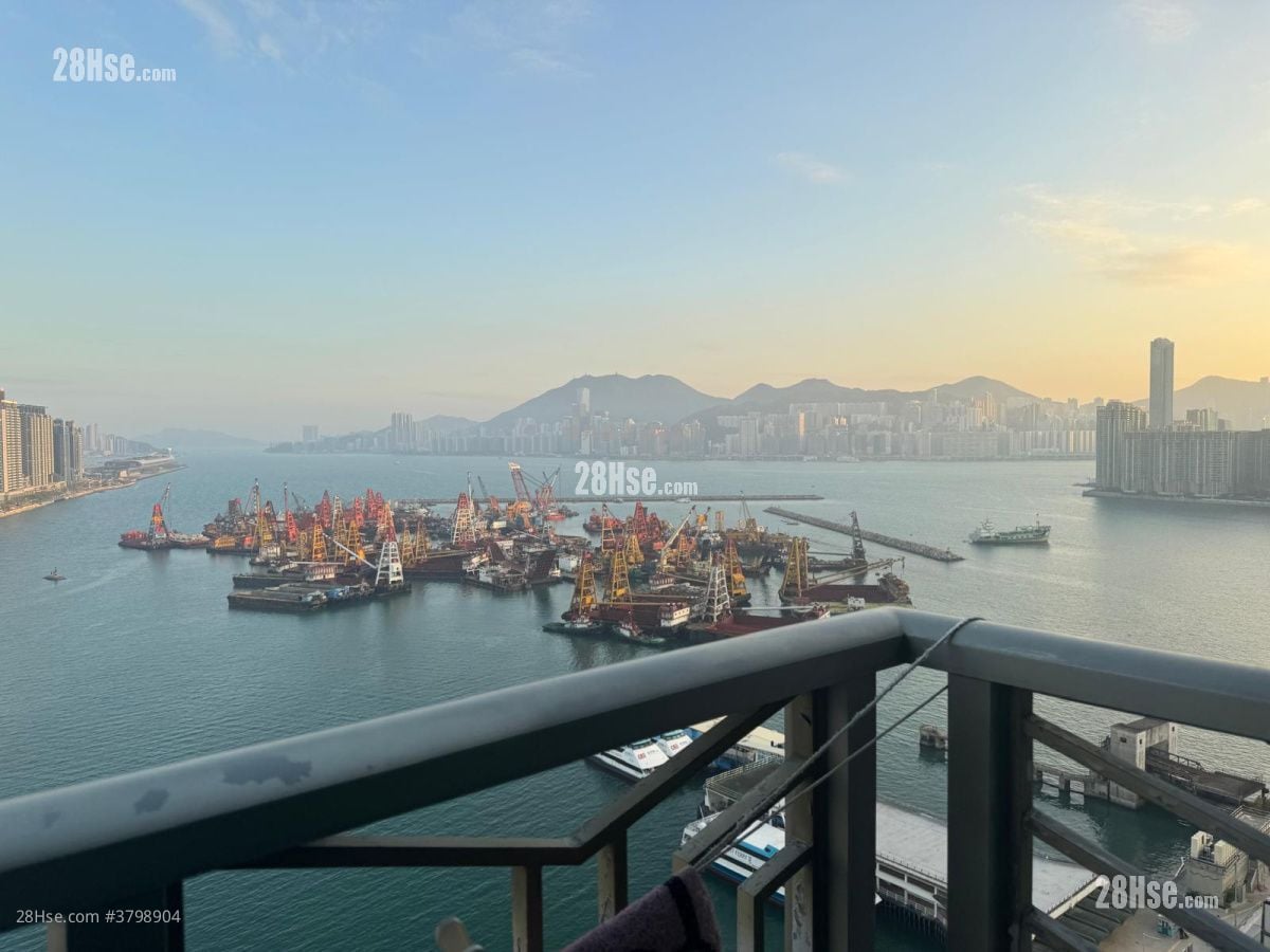 Grand Waterfront Sell 3 Bedrooms , 2 Bathrooms 616 ft²