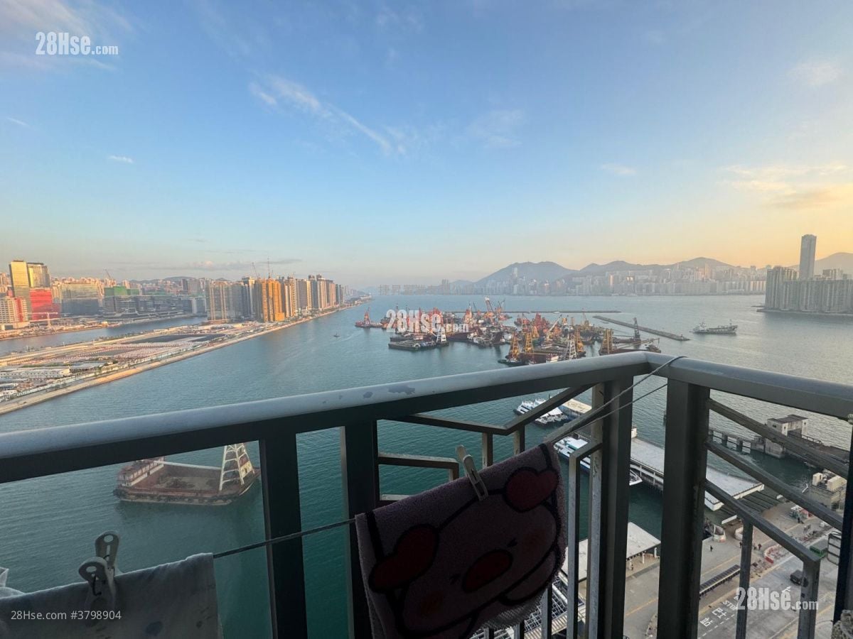 Grand Waterfront Sell 3 Bedrooms , 2 Bathrooms 616 ft²