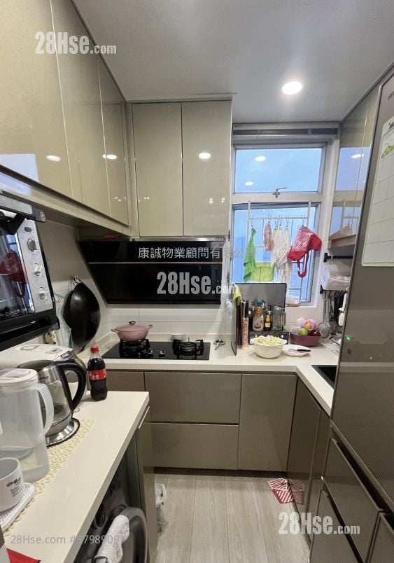 Lei On Court Rental 2 Bedrooms , 1 Bathroom 516 ft²