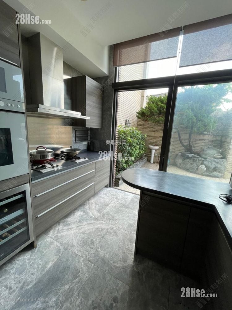 The Vineyard Rental 4 Bathrooms 1,244 ft²