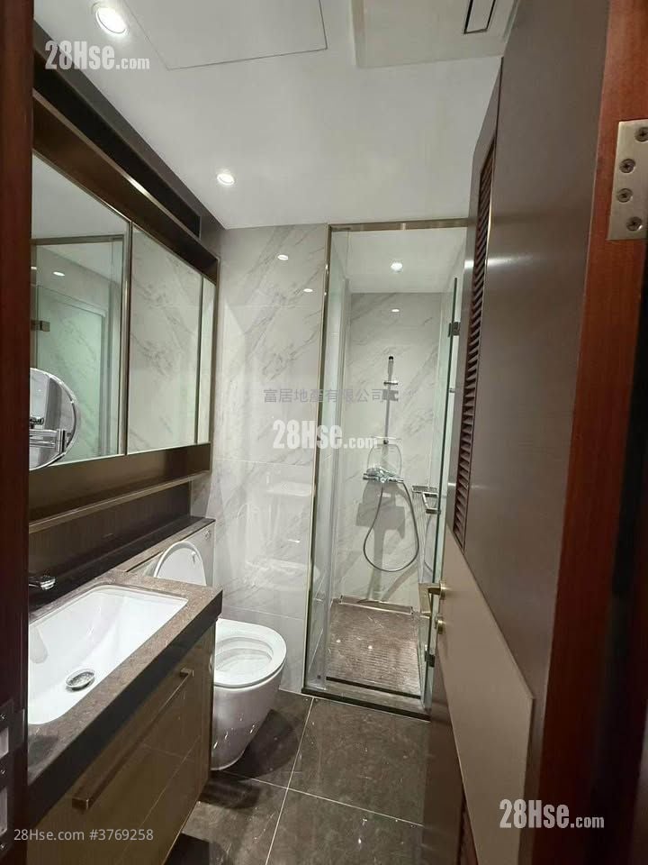 睿峰 租盘 开放式间隔 , 1 浴室 244 平方尺