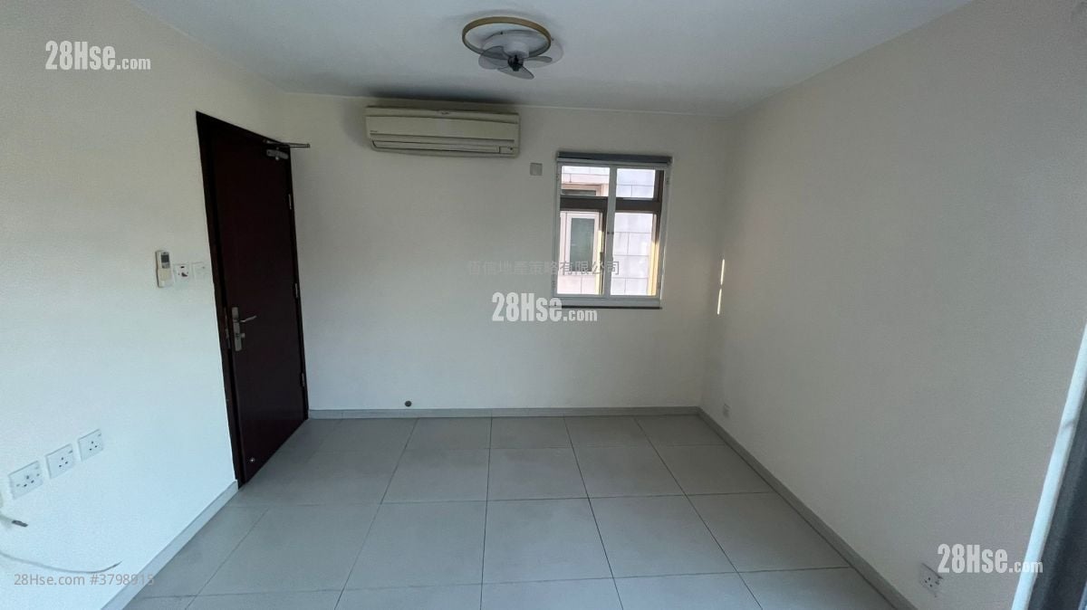 村屋 售盘 3 房 , 1 浴室 700 平方尺