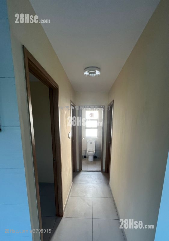 村屋 售盘 3 房 , 1 浴室 700 平方尺