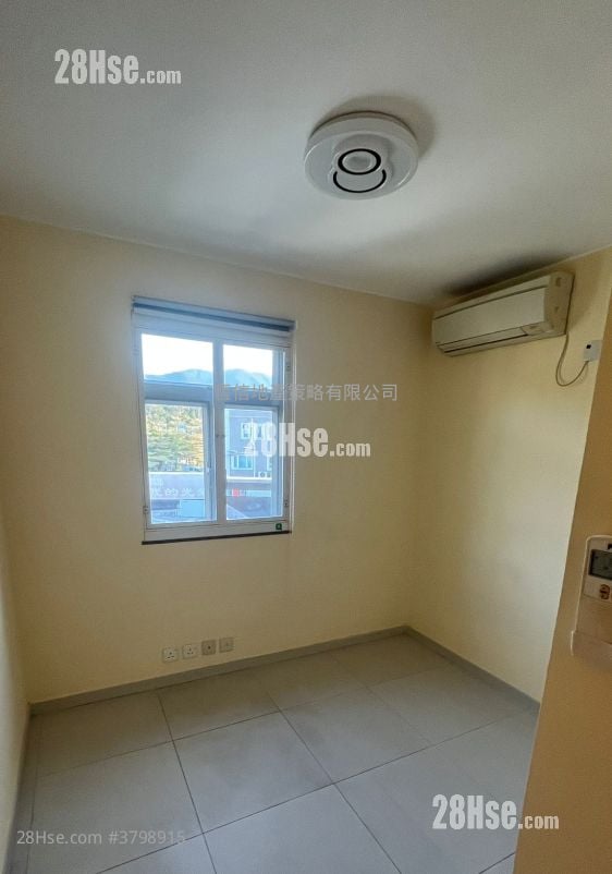 村屋 售盘 3 房 , 1 浴室 700 平方尺