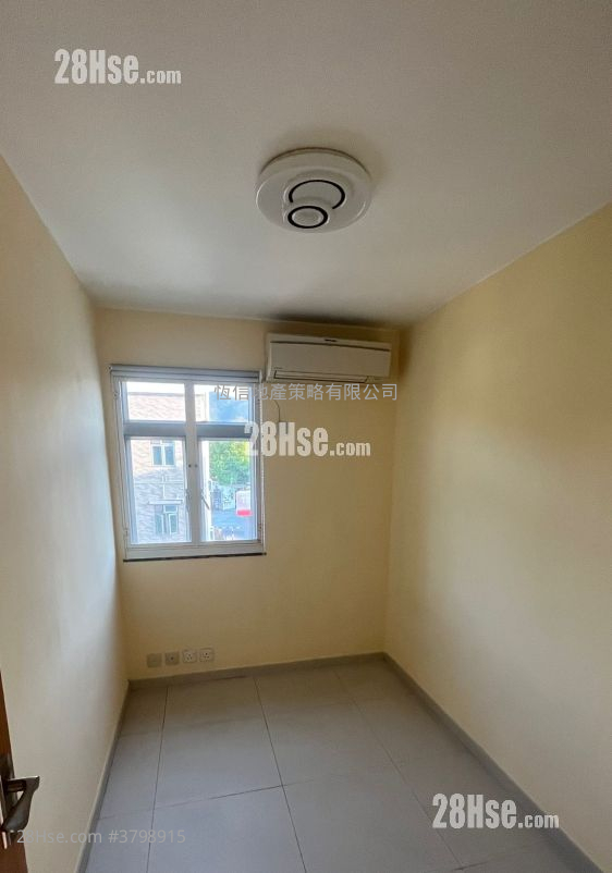 村屋 售盘 3 房 , 1 浴室 700 平方尺