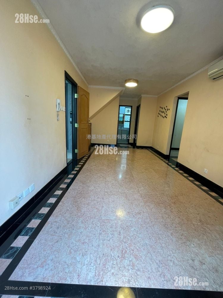 Ho Chung New Village Sell 3 Bedrooms , 2 Bathrooms 630 ft²