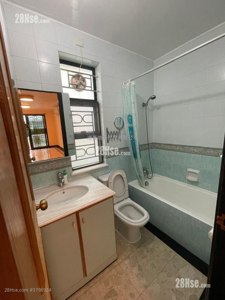 Ho Chung New Village Sell 3 Bedrooms , 2 Bathrooms 630 ft²