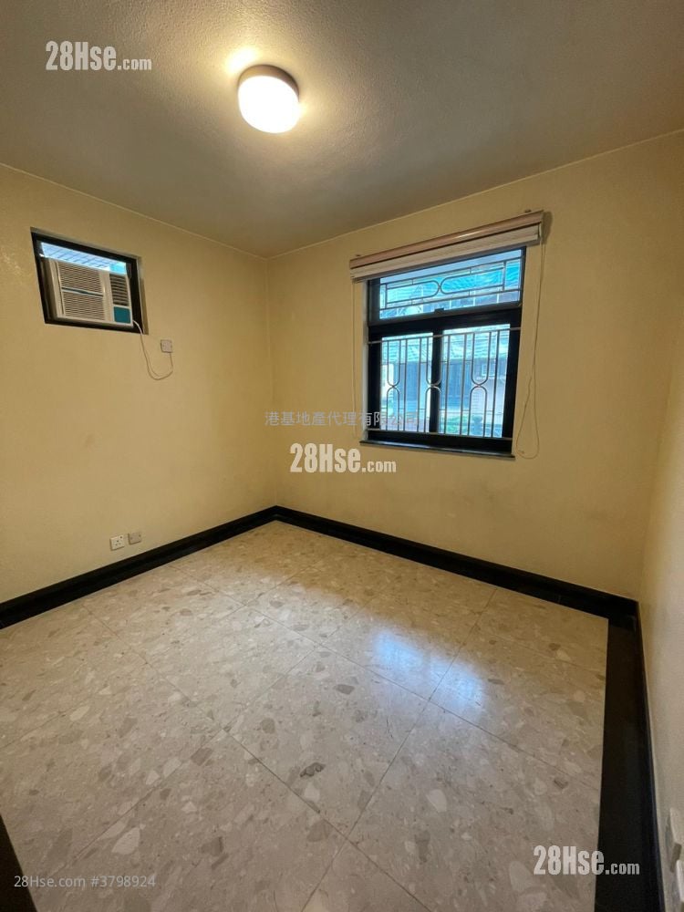 Ho Chung New Village Sell 3 Bedrooms , 2 Bathrooms 630 ft²