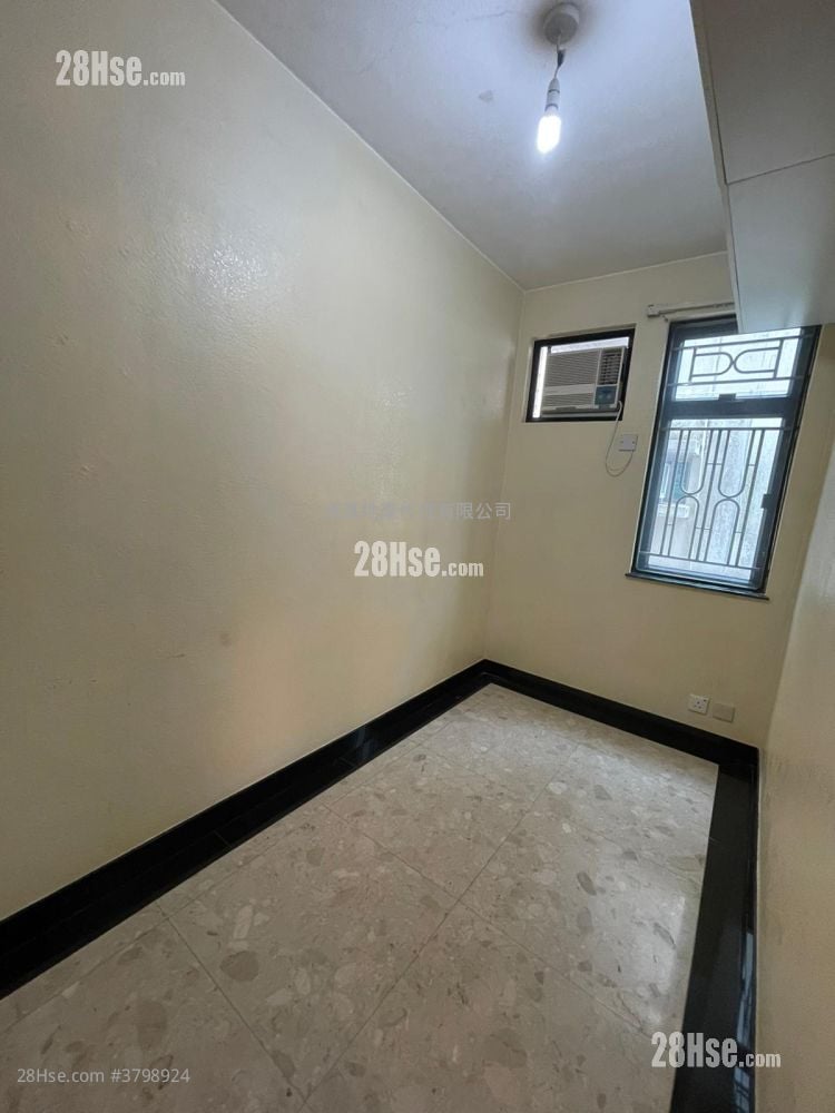 Ho Chung New Village Sell 3 Bedrooms , 2 Bathrooms 630 ft²