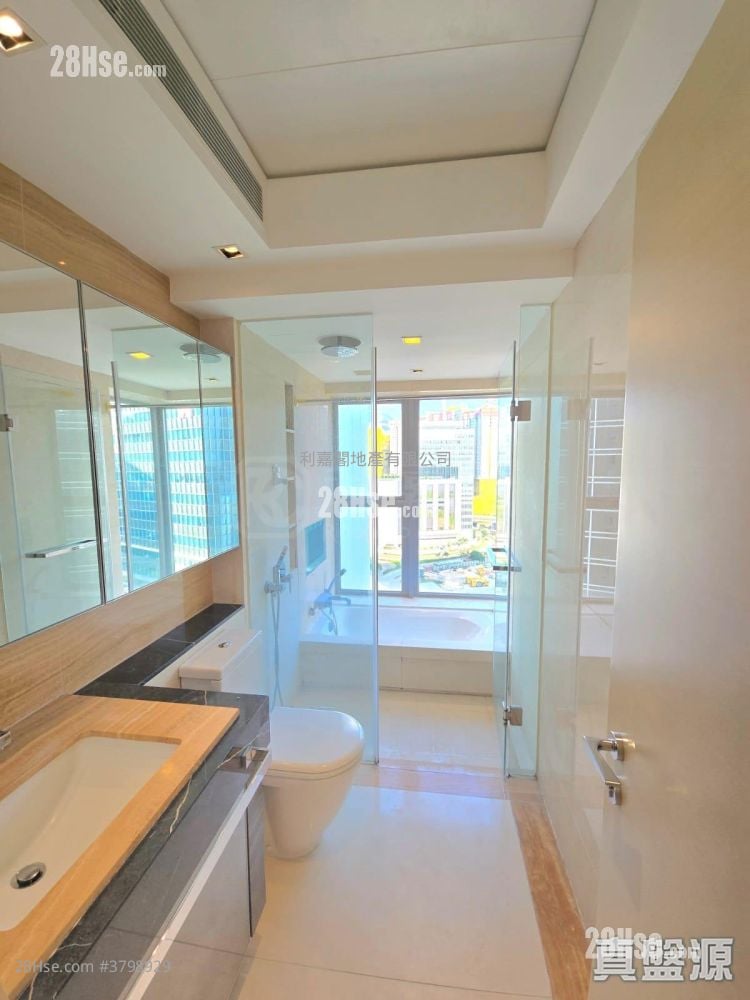 The Latitude Sell 4 Bedrooms 1,036 ft²