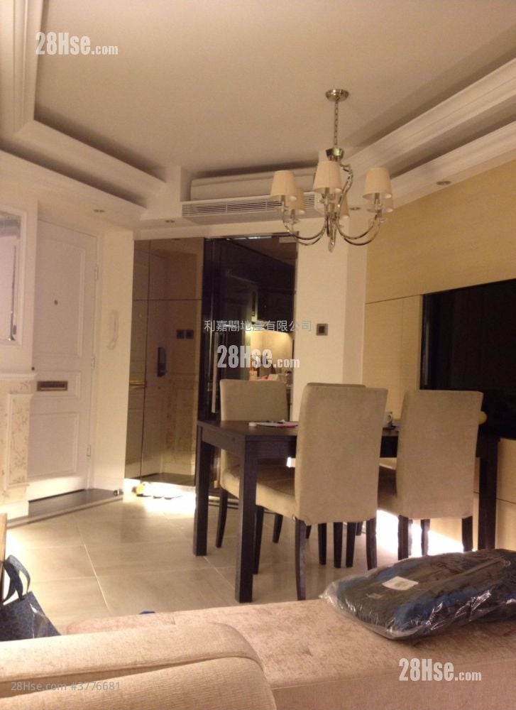 Park Avenue Sell 3 Bedrooms , 2 Bathrooms 695 ft²