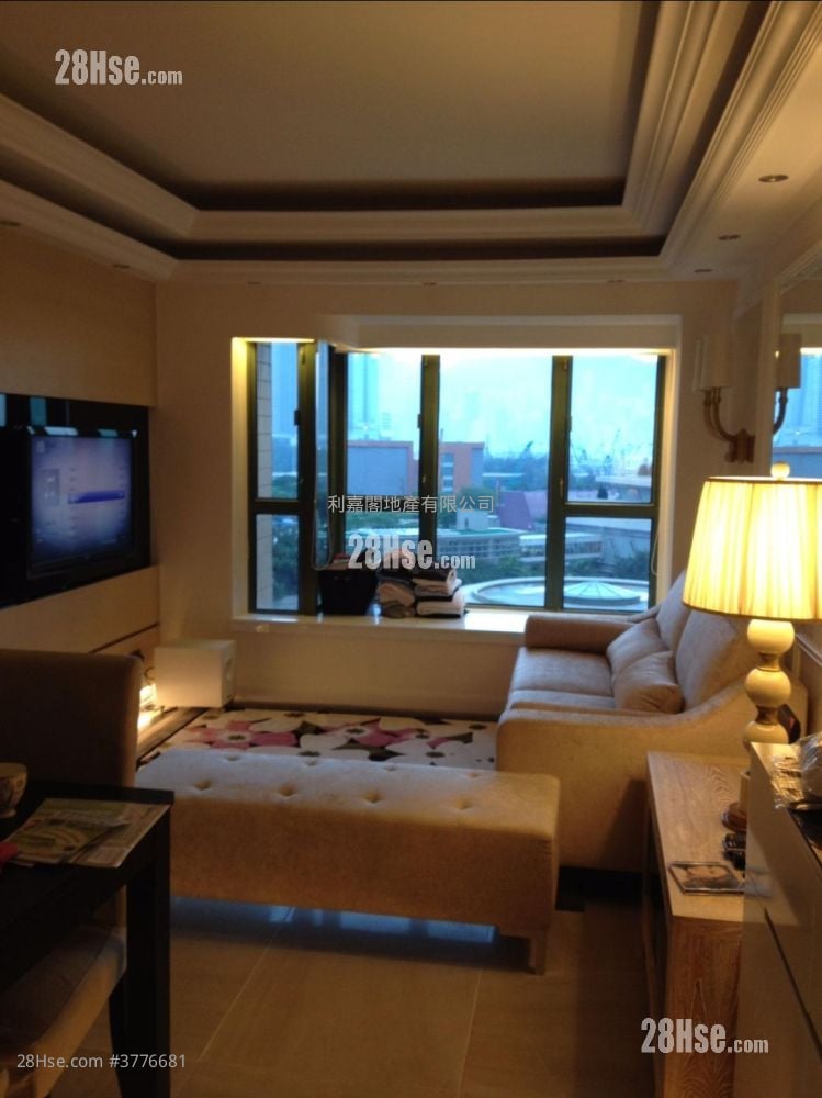 Park Avenue Sell 3 Bedrooms , 2 Bathrooms 695 ft²