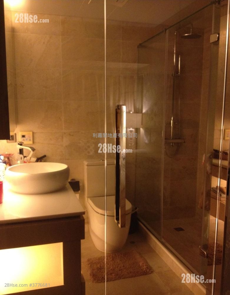 Park Avenue Sell 3 Bedrooms , 2 Bathrooms 695 ft²