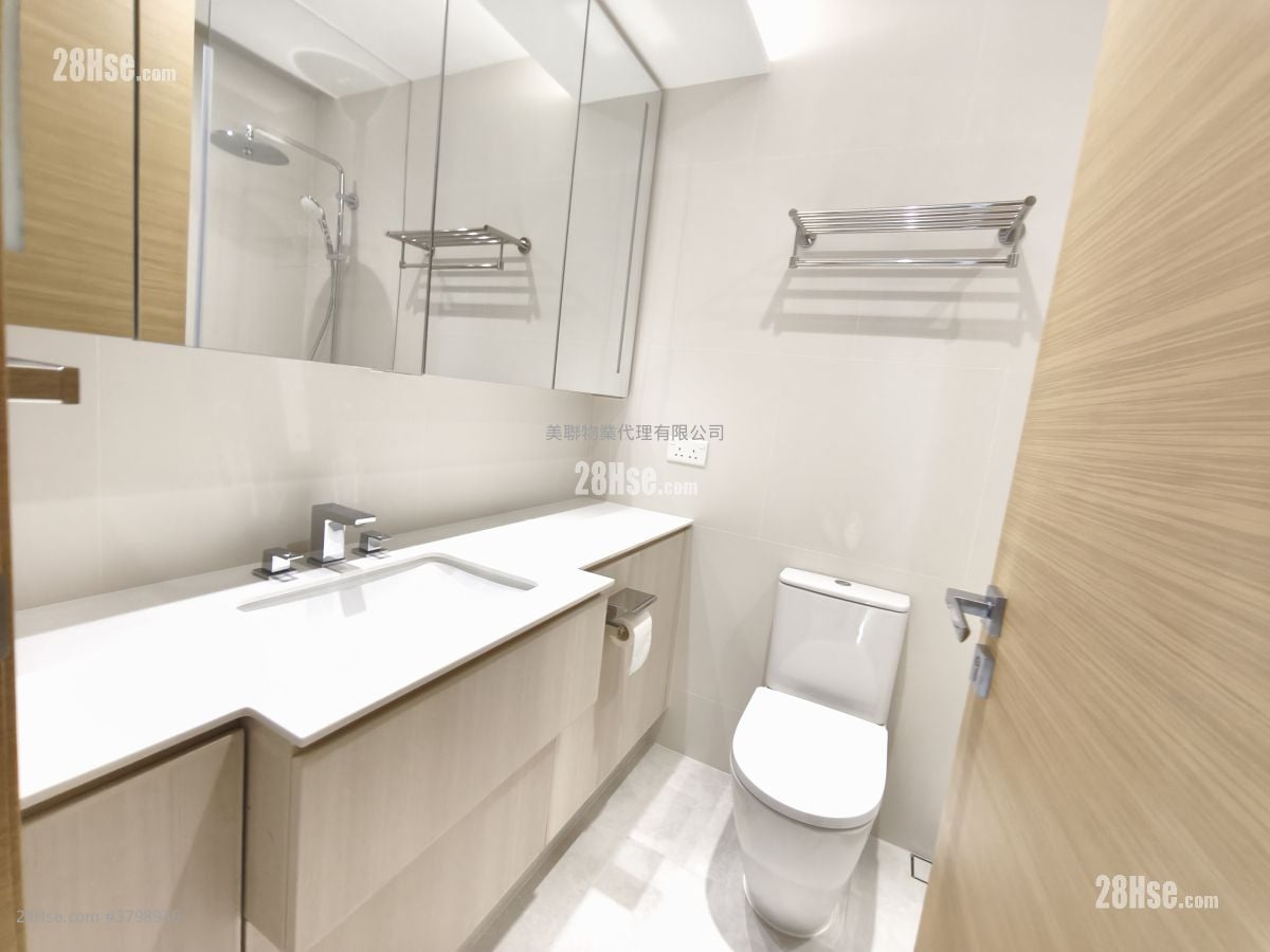 8 Lasalle Rental 3 Bedrooms , 3 Bathrooms 1,020 ft²