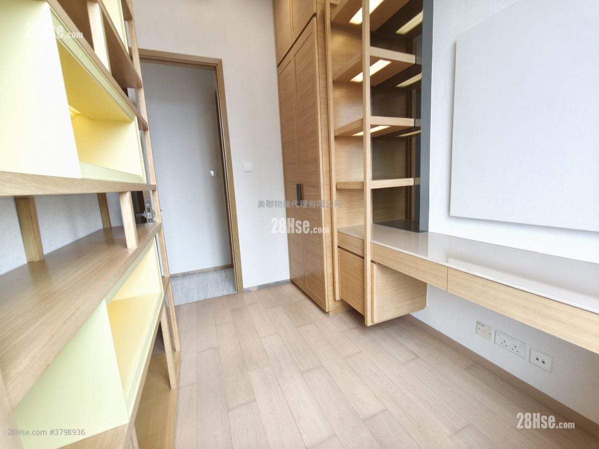 8 Lasalle Rental 3 Bedrooms , 3 Bathrooms 1,020 ft²