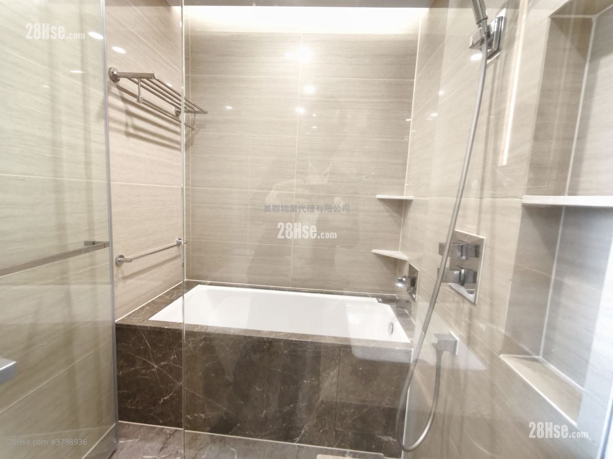 8 Lasalle Rental 3 Bedrooms , 3 Bathrooms 1,020 ft²