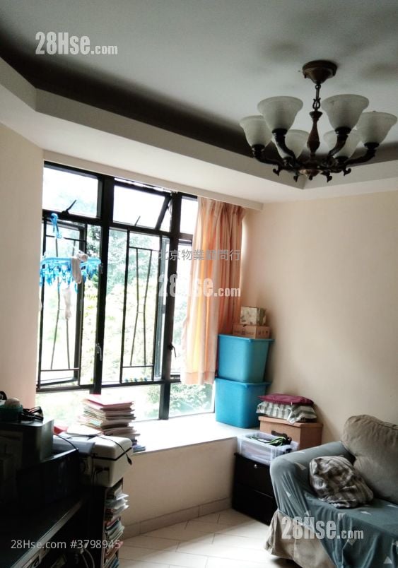 Kornhill Sell 3 Bedrooms , 1 Bathroom 616 ft²