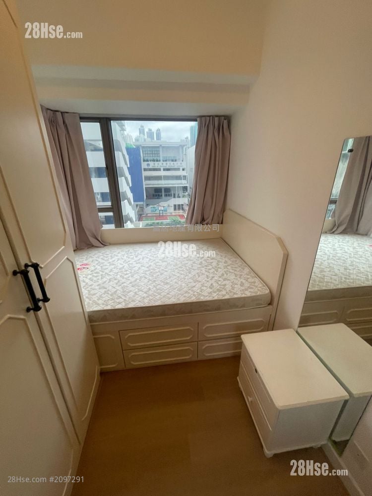 Residence 228 Sell 3 Bedrooms , 1 Bathroom 543 ft²