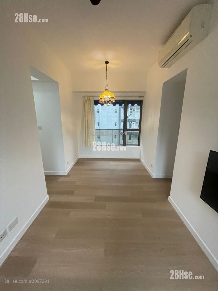 Residence 228 Sell 3 Bedrooms , 1 Bathroom 543 ft²