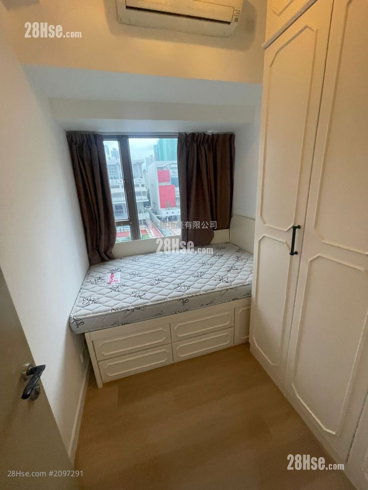 Residence 228 Sell 3 Bedrooms , 1 Bathroom 543 ft²