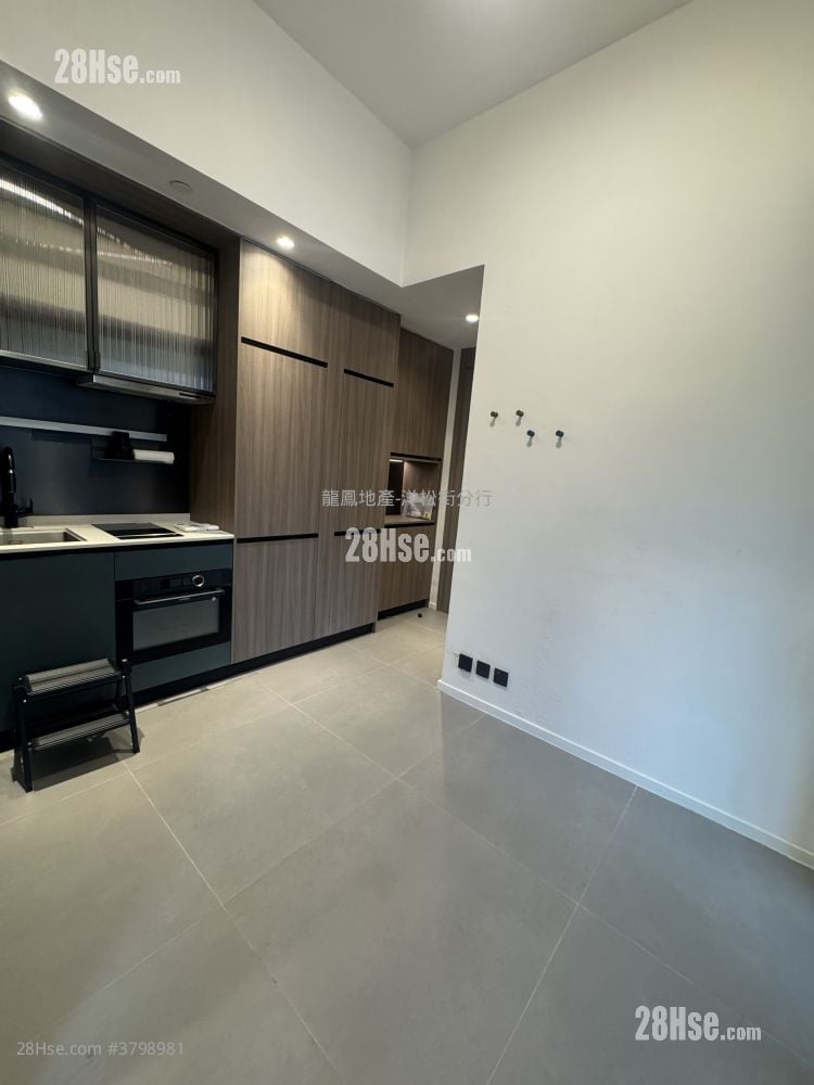 Larchwood Rental 1 Bedroom , 1 Bathroom 267 ft²