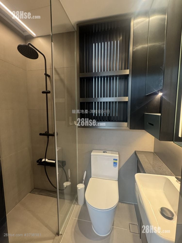 Larchwood Rental 1 Bedroom , 1 Bathroom 267 ft²