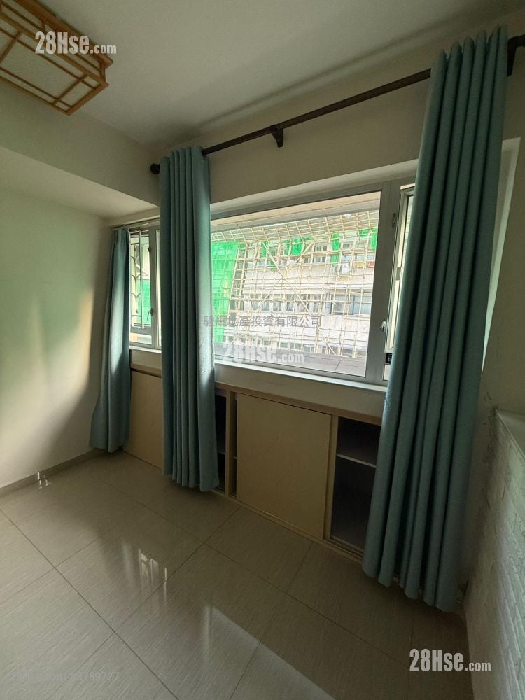 Man Wai Building Sell 2 Bedrooms , 1 Bathroom 510 ft²