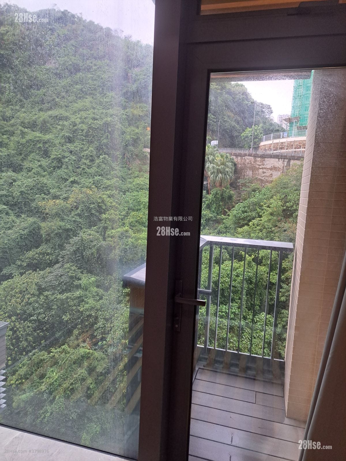 君豪峰 租盘 1 房 , 1 浴室 293 平方尺