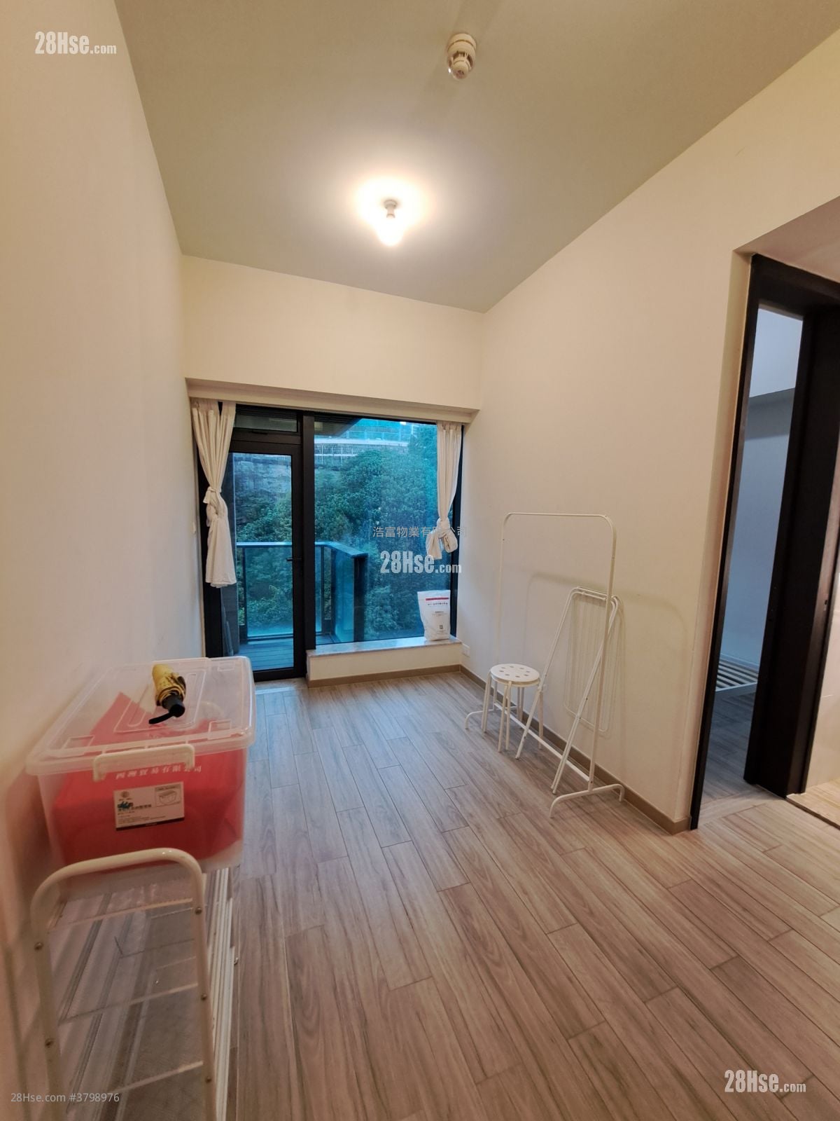 君豪峰 租盘 1 房 , 1 浴室 293 平方尺