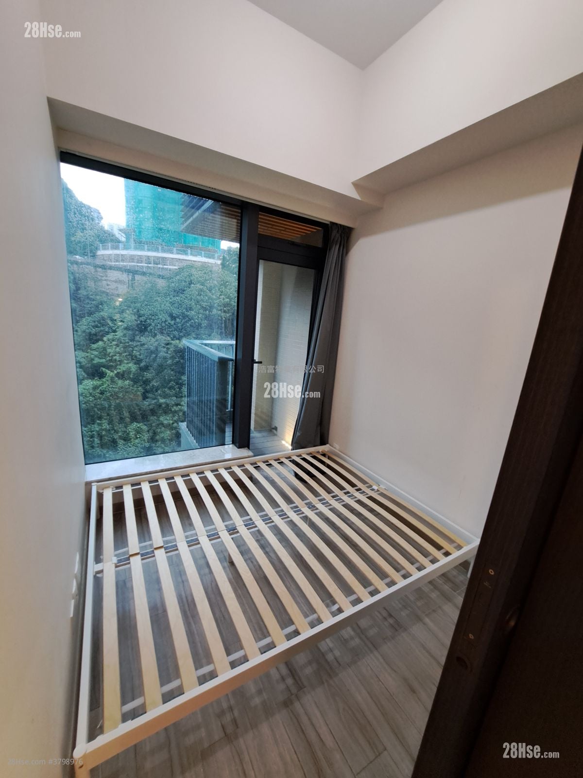 君豪峰 租盘 1 房 , 1 浴室 293 平方尺