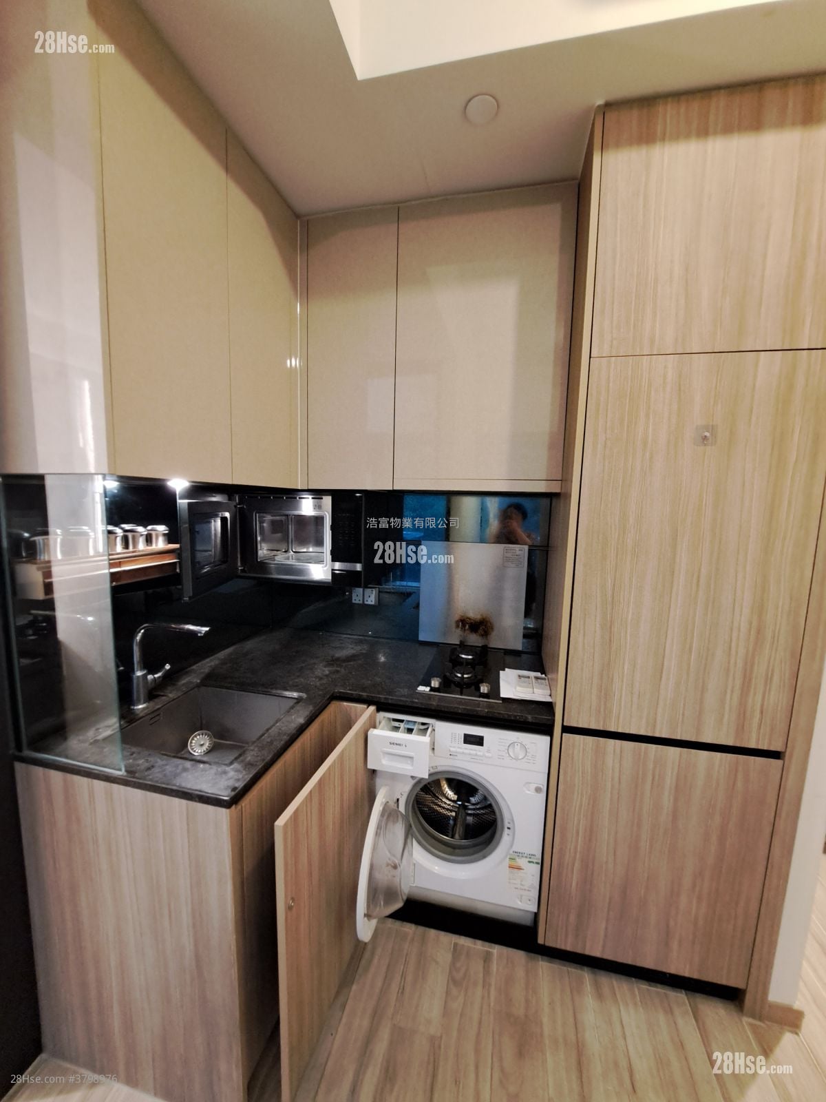 君豪峰 租盘 1 房 , 1 浴室 293 平方尺