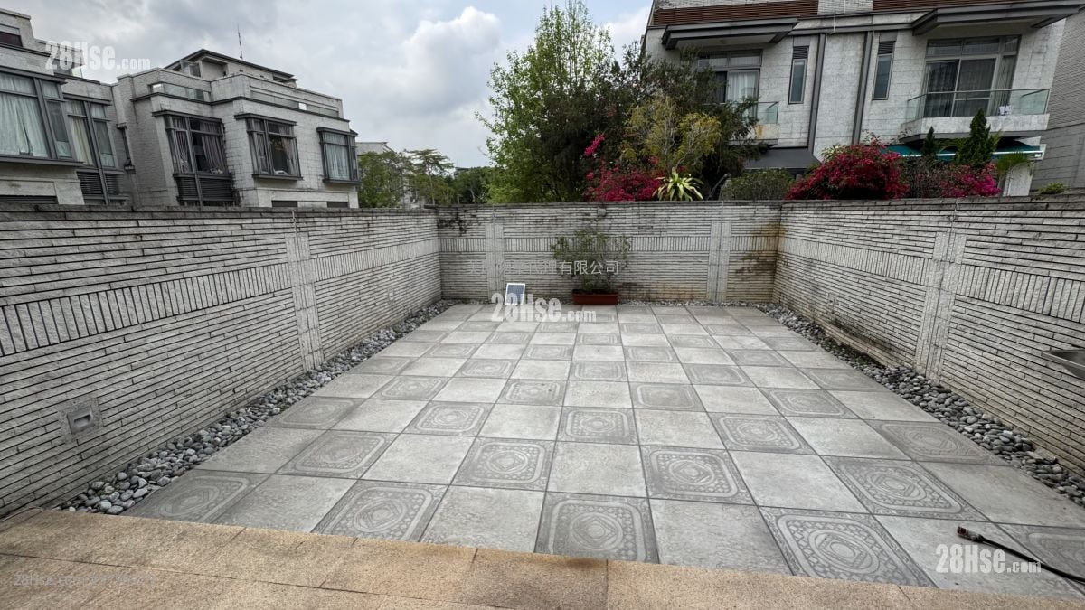 The Green Sell 3 Bedrooms 1,315 ft²