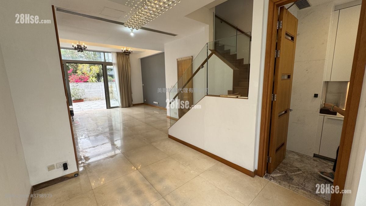 The Green Sell 3 Bedrooms 1,315 ft²