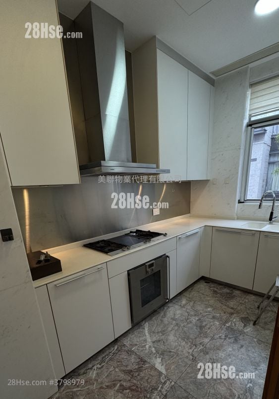 The Green Sell 3 Bedrooms 1,315 ft²