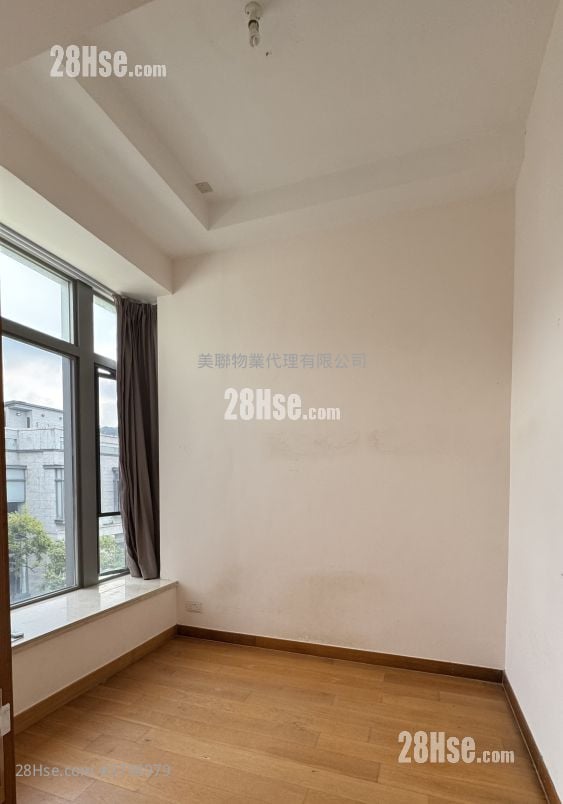 The Green Sell 3 Bedrooms 1,315 ft²