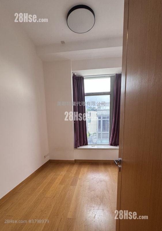 The Green Sell 3 Bedrooms 1,315 ft²