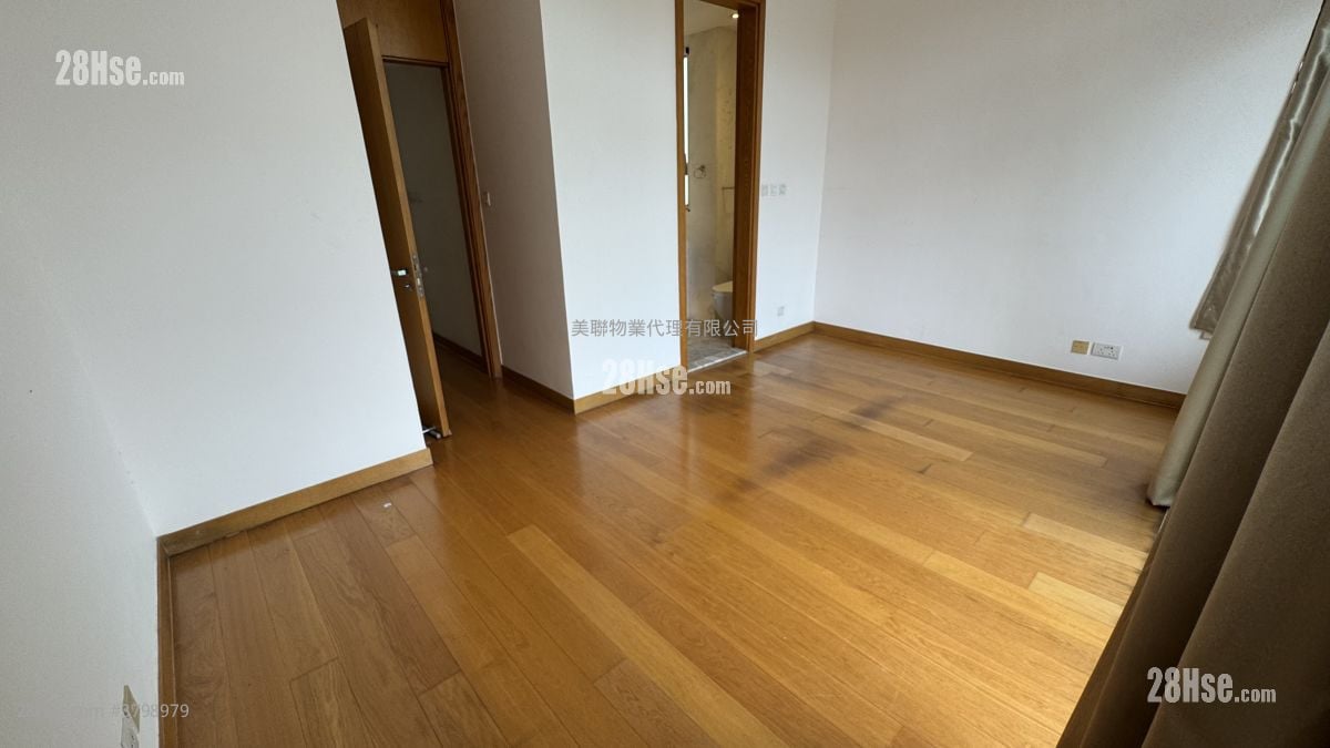 The Green Sell 3 Bedrooms 1,315 ft²