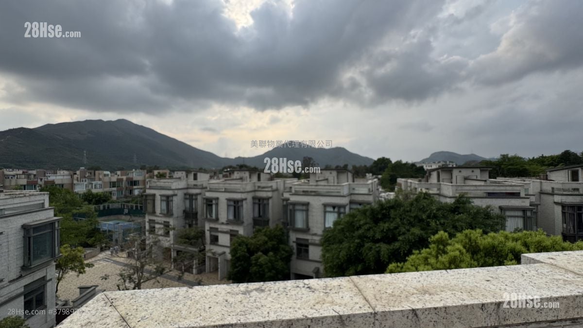 The Green Sell 3 Bedrooms 1,315 ft²