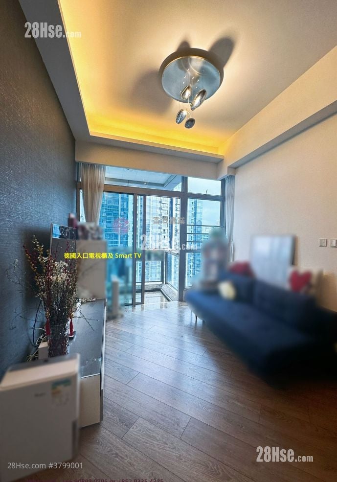 living room: One Silversea Sell 3 Bedrooms , 2 Bathrooms 665 ft²