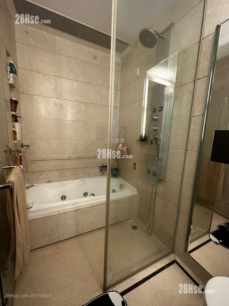 bathroom: One Silversea Sell 3 Bedrooms , 2 Bathrooms 665 ft²