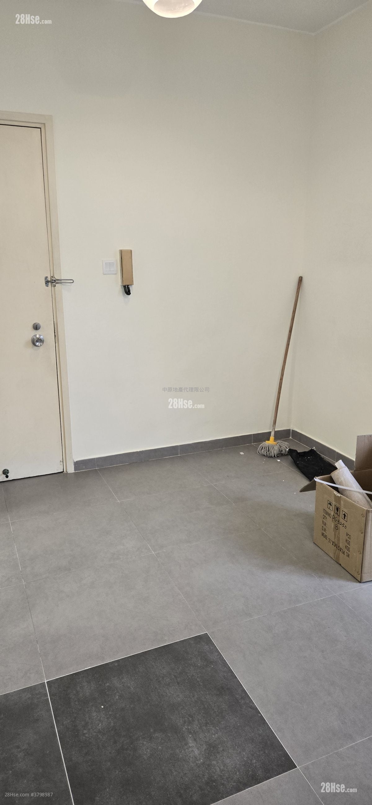 Tsuen Fung Centre Rental 2 Bedrooms , 1 Bathroom 376 ft²