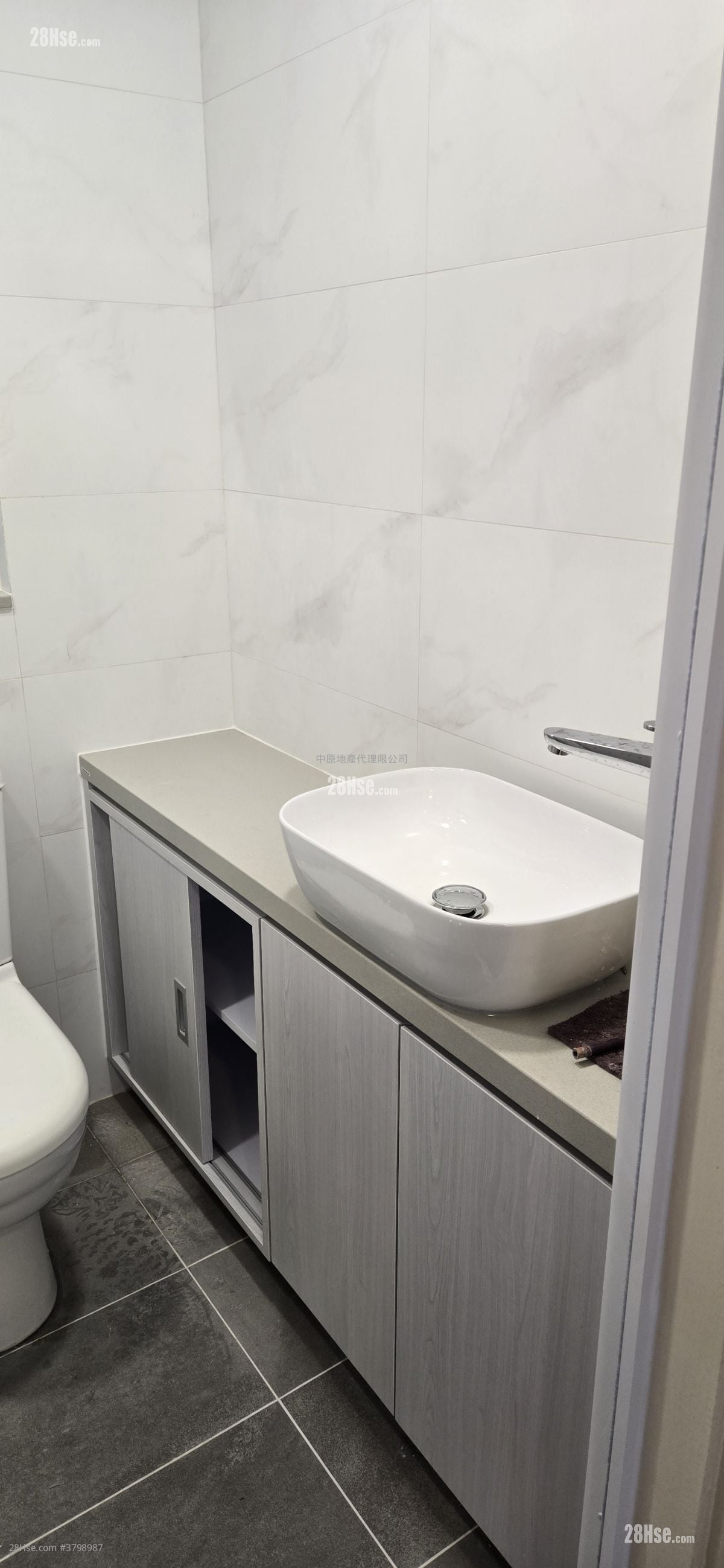 Tsuen Fung Centre Rental 2 Bedrooms , 1 Bathroom 376 ft²