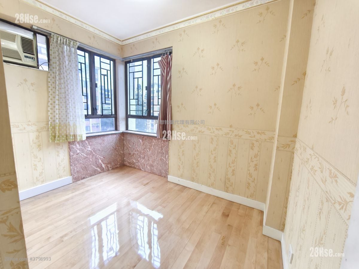 Parc Oasis Sell 3 Bedrooms , 2 Bathrooms 652 ft²